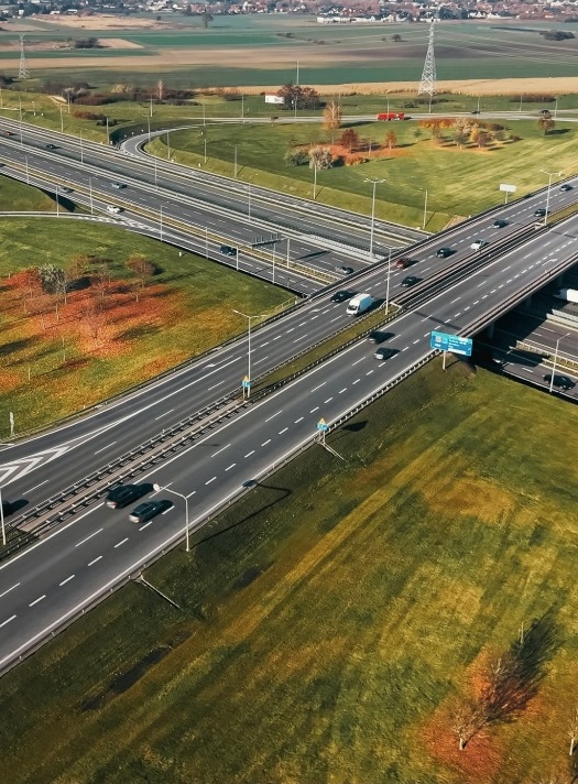 Snelweg en infrastructuur vanuit de lucht